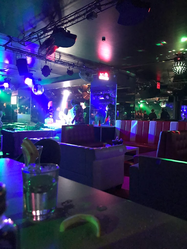 surprise club berlin dancefloor