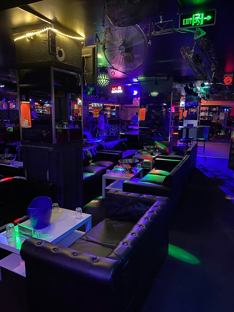 surprise club berlin dancefloor