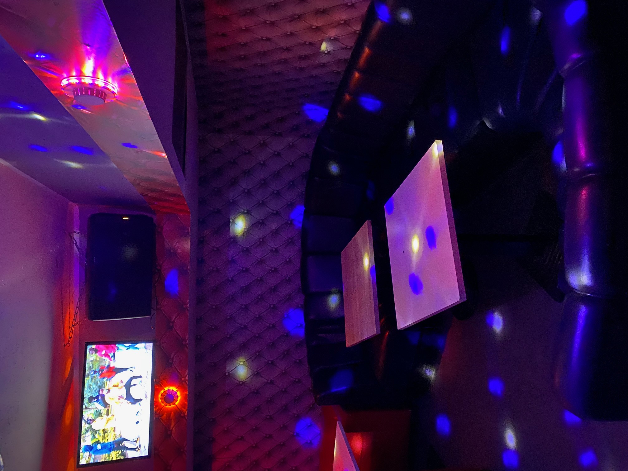 surprise club berlin dancefloor